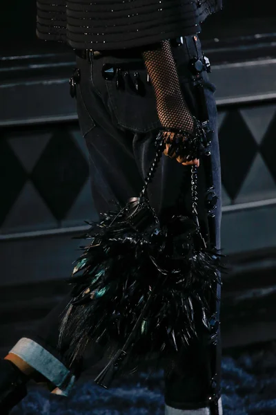 Look 29